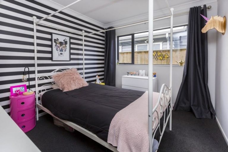 Photo of property in 14 Poppy Watts Grove, Stokes Valley, Lower Hutt, 5019