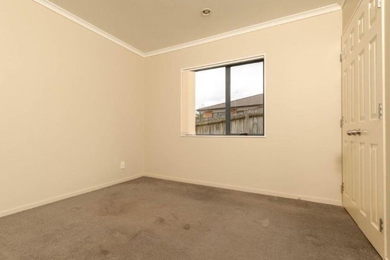Photo of property in 10 Exotic Place, Massey, Auckland, 0614