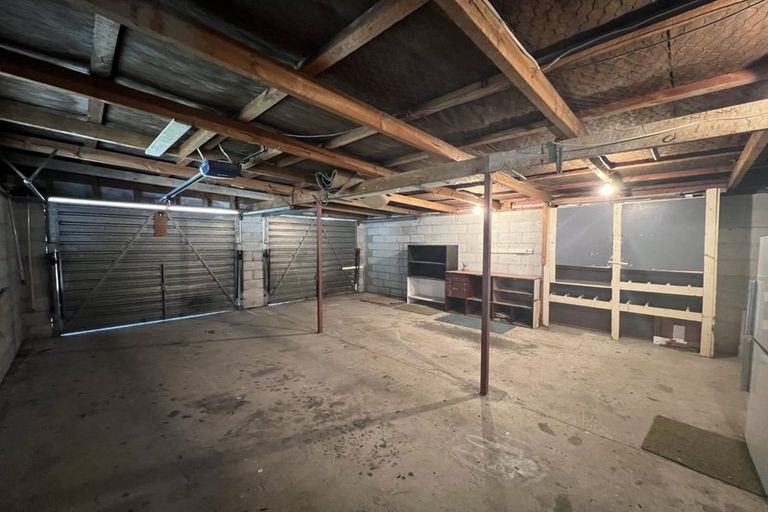 Photo of property in 11 Camberwell Place, Avonhead, Christchurch, 8042