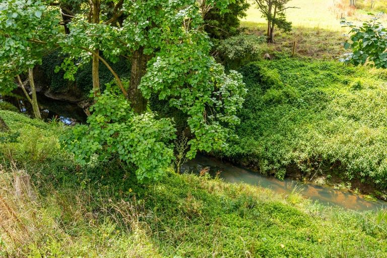 Photo of property in 196 Tomarata Valley Road, Wellsford, 0974