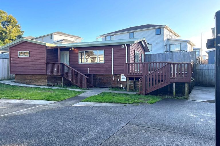 Photo of property in 23a Ranui Avenue, Ranui, Auckland, 0612