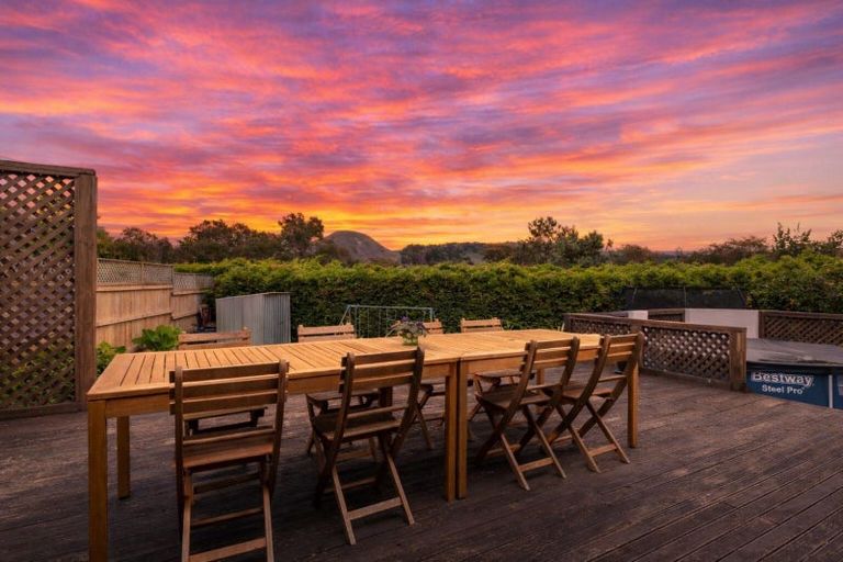 Photo of property in 114 Avondale Road, Taradale, Napier, 4112
