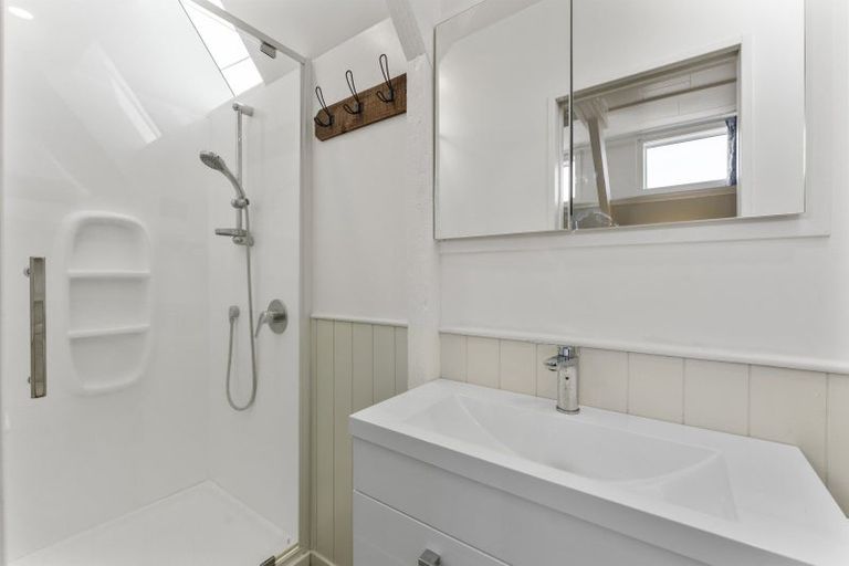 Photo of property in 3 Alexander Street, Waikanae, 5036