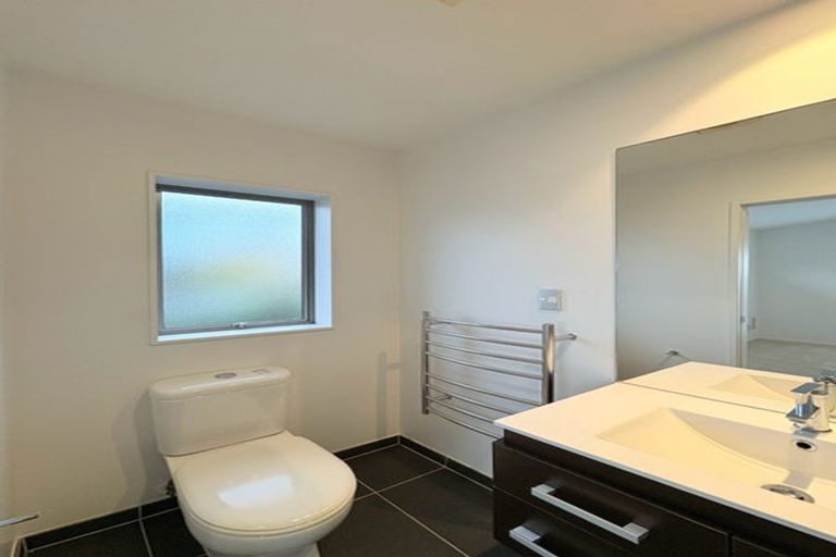 Photo of property in 7 Zara Court, Windsor Park, Auckland, 0632