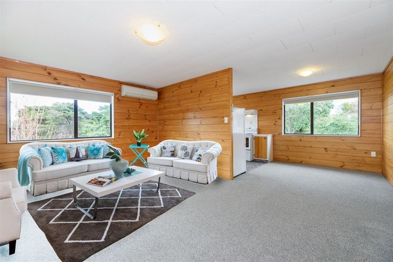 Photo of property in 57 Cliff View Drive, Green Bay, Auckland, 0604