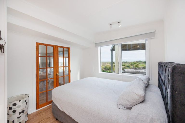 Photo of property in 3 Kent Avenue, Waitarere Beach, Levin, 5510