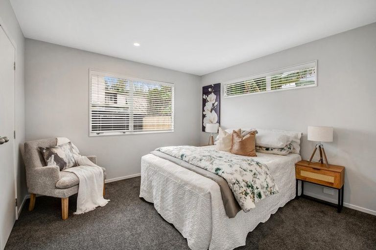 Photo of property in 2/16 Ellice Road, Totara Vale, Auckland, 0629