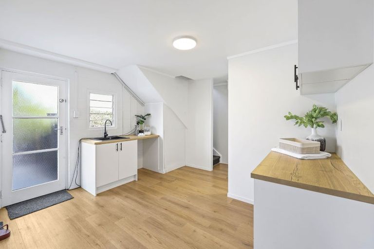 Photo of property in 109 Sandspit Road, Shelly Park, Auckland, 2014