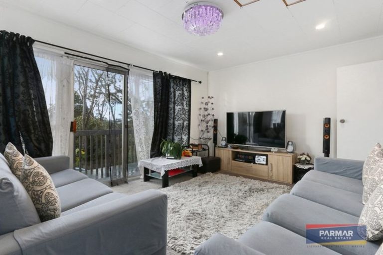 Photo of property in 64 Reynella Drive, Massey, Auckland, 0614