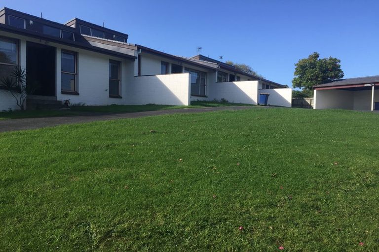 Photo of property in 2/156 Hutchinson Avenue, New Lynn, Auckland, 0600