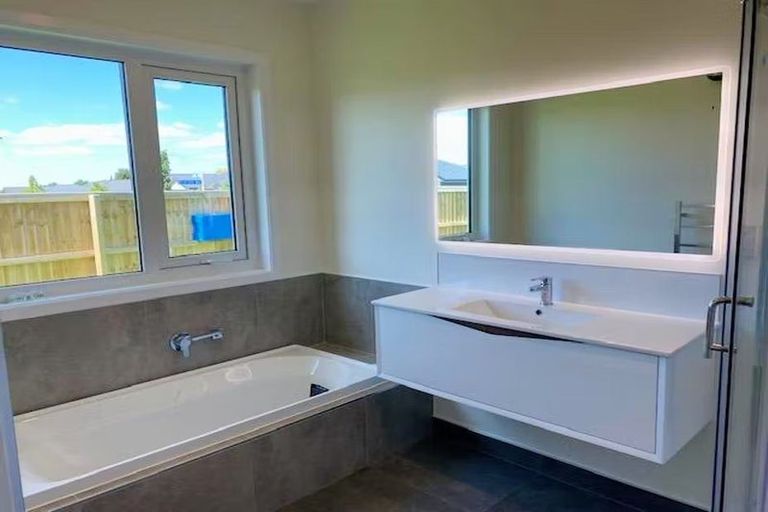 Photo of property in 19a Lewis Crescent, Rolleston, 7614