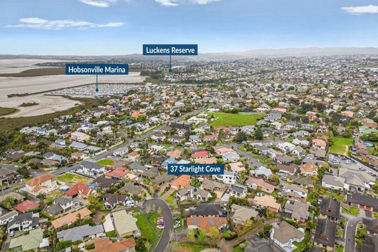 Photo of property in 37 Starlight Cove, Hobsonville, Auckland, 0618