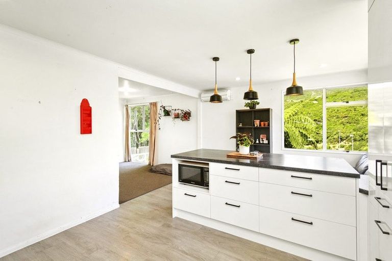 Photo of property in 17 Nassau Avenue, Grenada North, Wellington, 5028