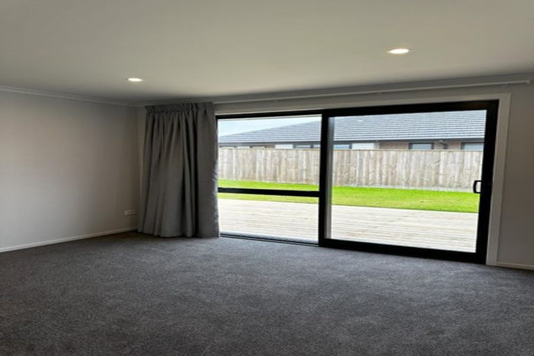 Photo of property in 7 Hoete Way, Tuakau, 2121
