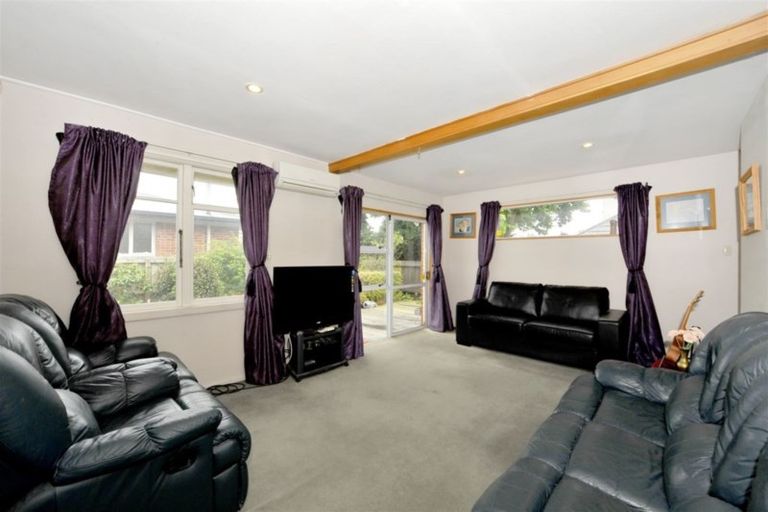 Photo of property in 14 Staveley Street, Avonhead, Christchurch, 8042