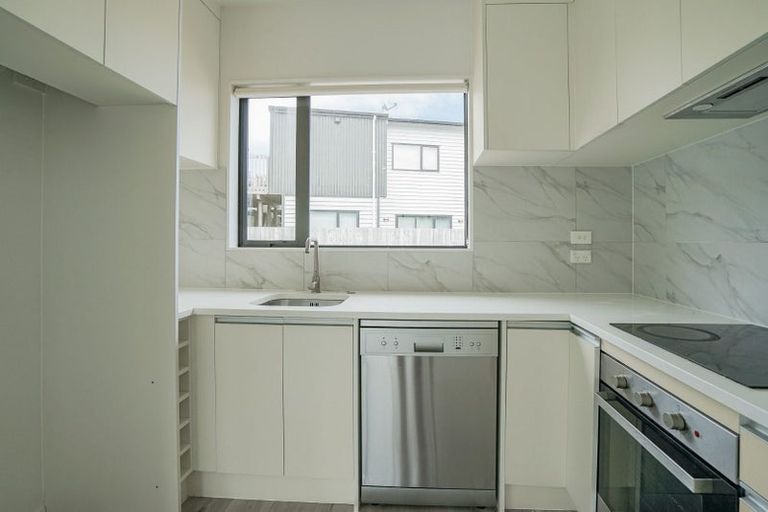 Photo of property in 32b Poruru Close, Papakura, 2110