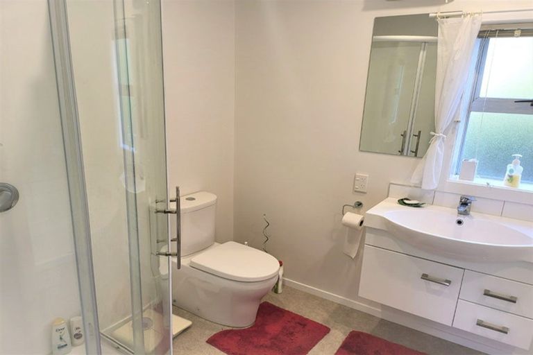 Photo of property in 90 Eden Street, Island Bay, Wellington, 6023