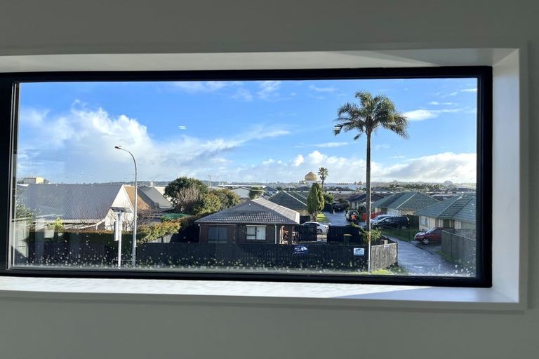 Photo of property in 65c Manuroa Road, Takanini, 2112