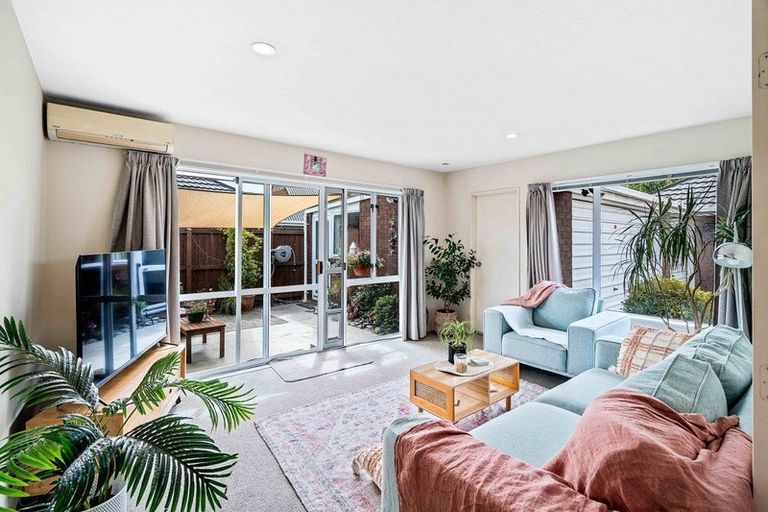 Photo of property in 2/38 Maxwell Street, Riccarton, Christchurch, 8041