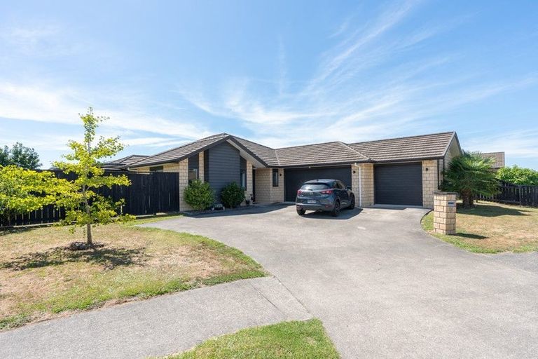 Photo of property in 28 Whitney Place, Rototuna North, Hamilton, 3210