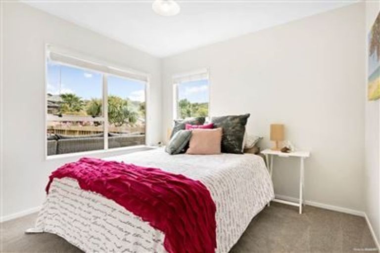 Photo of property in 3 Ian Sage Avenue, Torbay, Auckland, 0630