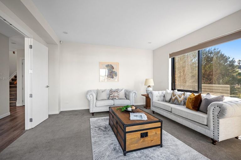 Photo of property in 14 Rathmullen Place, Pinehill, Auckland, 0632