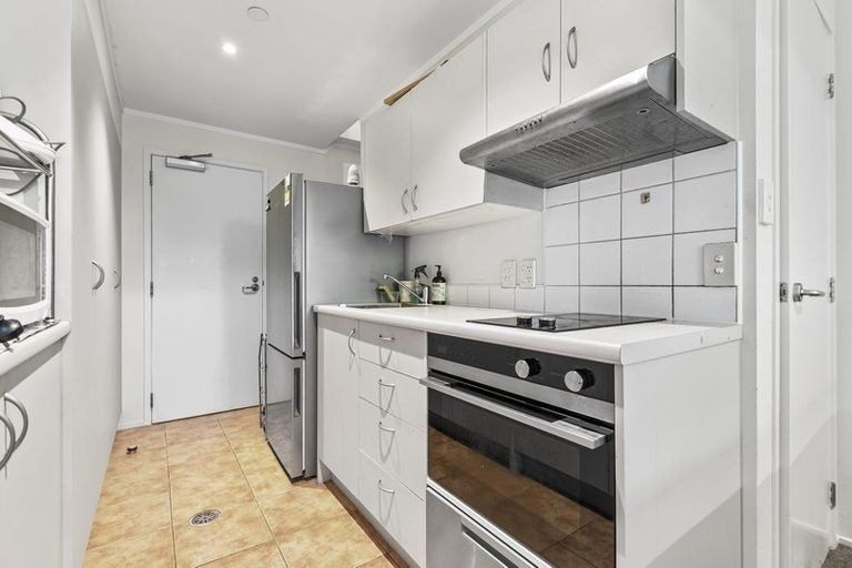 Photo of property in 3b/30 Westward Ho, Glen Eden, Auckland, 0602