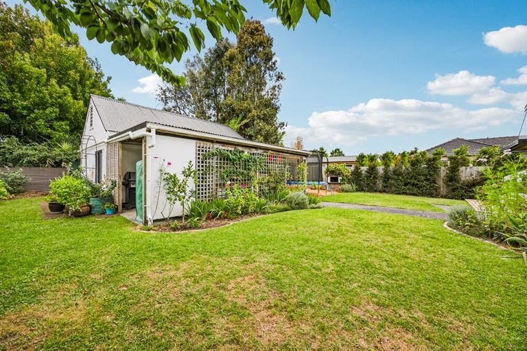 Photo of property in 53 Cambridge Road, Riverhead, 0820