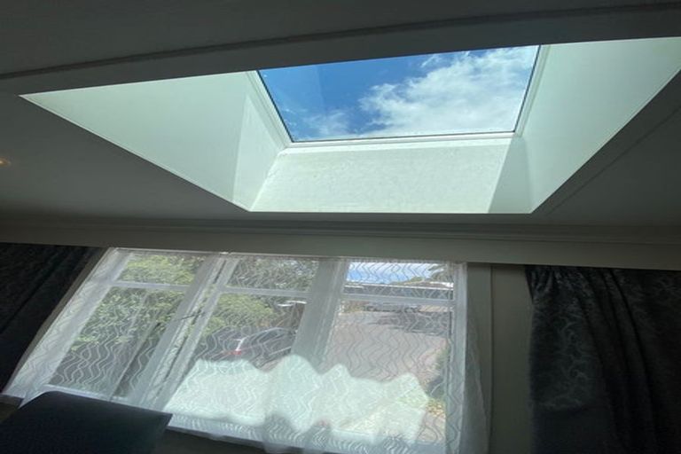 Photo of property in 2 Kopiko Way, Brooklyn, Wellington, 6021