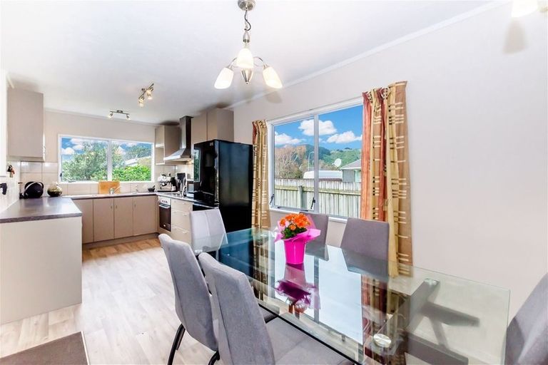 Photo of property in 21 Pukeko Street, Paraparaumu, 5032