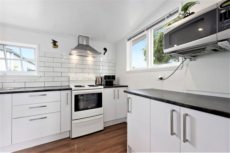 Photo of property in 28 Liverpool Street, Trentham, Upper Hutt, 5018