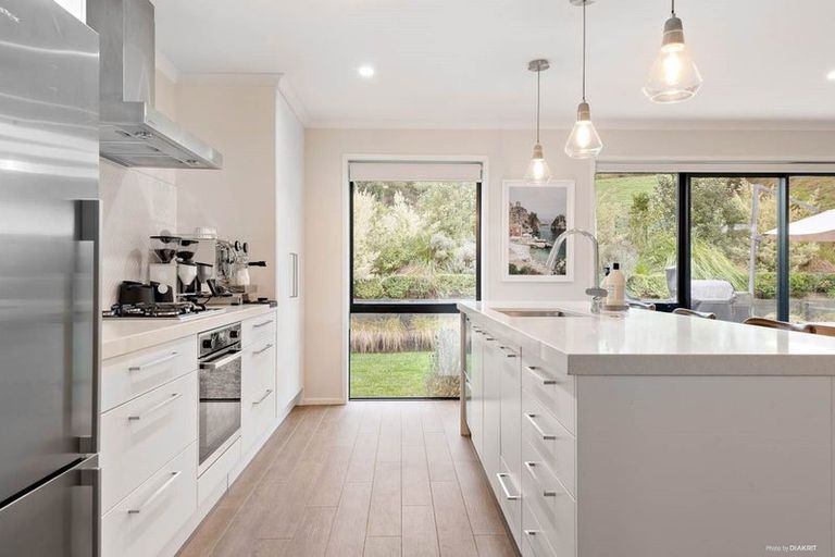Photo of property in 13 Bale Way, Pukekohe, 2120