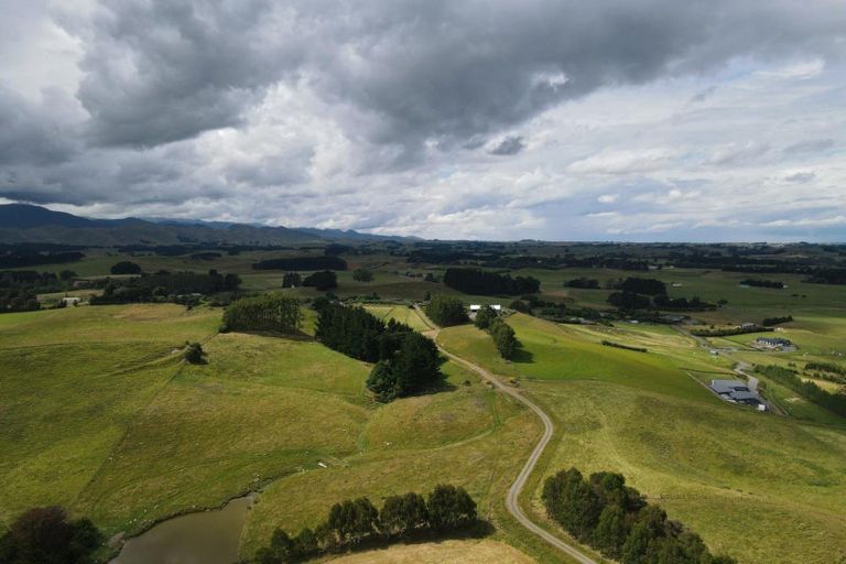 Photo of property in 183 Smith Road, Dannevirke, 4978