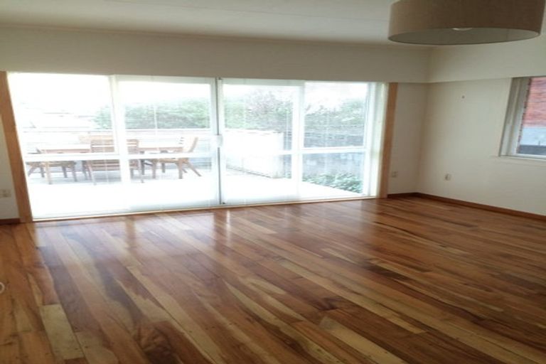 Photo of property in 40-40a Hamblyn Street, Strandon, New Plymouth, 4312