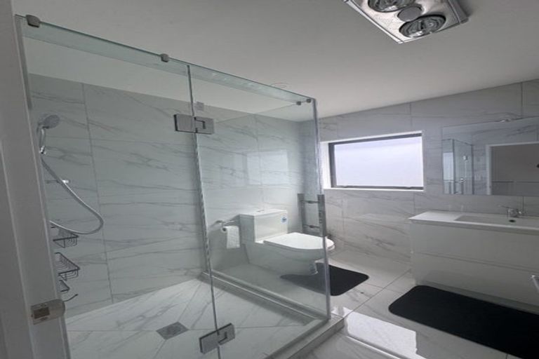 Photo of property in 367a Don Buck Road, Massey, Auckland, 0614