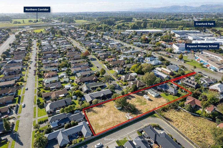 Photo of property in 35b Winters Road, Redwood, Christchurch, 8051