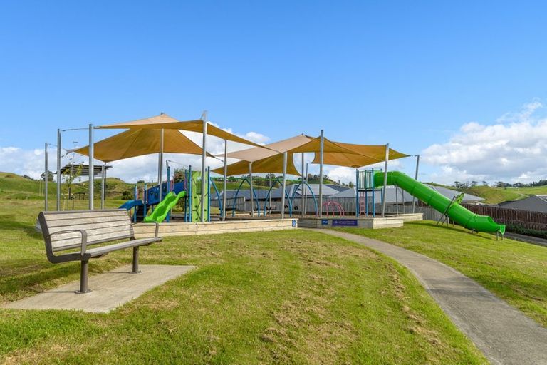 Photo of property in 1 Antrim Glade, Welcome Bay, Tauranga, 3175