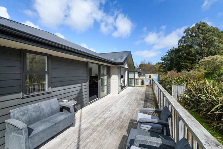 Photo of property in 33 Galea Grove, Kelvin Grove, Palmerston North, 4414