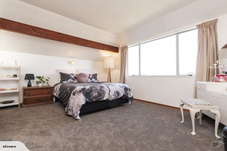 Photo of property in 11 Chelwood Street, Takaro, Palmerston North, 4412