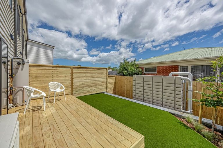 Photo of property in 4/504 Don Buck Road, Massey, Auckland, 0614