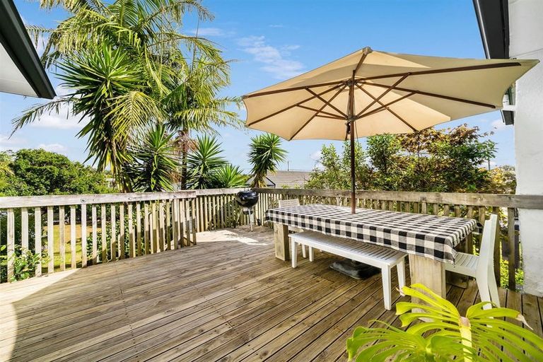 Photo of property in 119 Matipo Road, Te Atatu Peninsula, Auckland, 0610