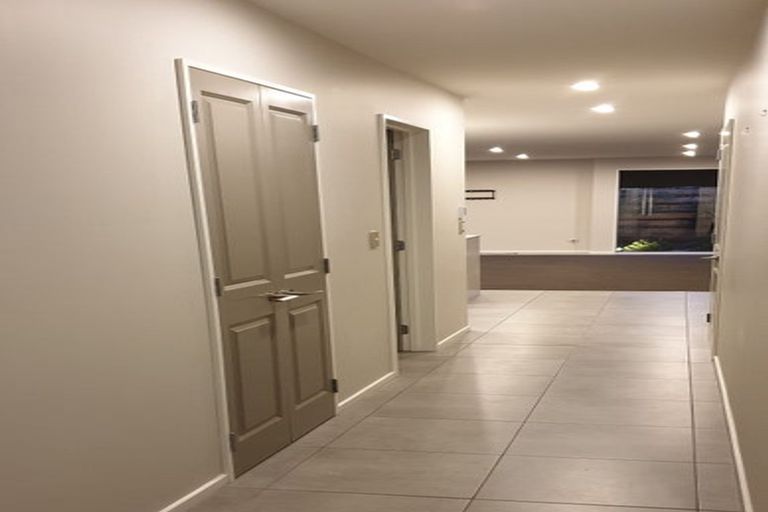 Photo of property in 142a Holly Road, St Albans, Christchurch, 8014