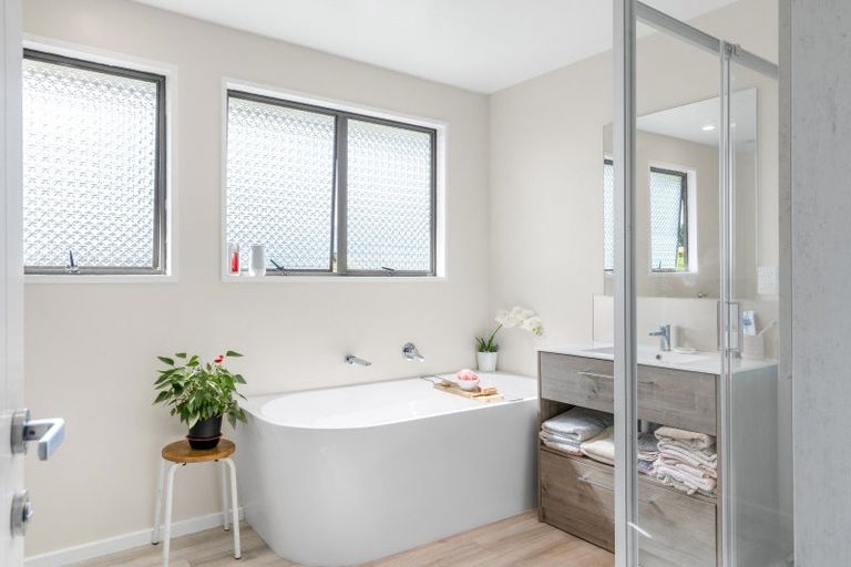 Photo of property in 92 Henley Street, Westport, 7825