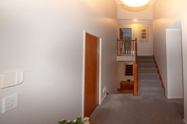 Photo of property in 10 Myers Grove, Churton Park, Wellington, 6037