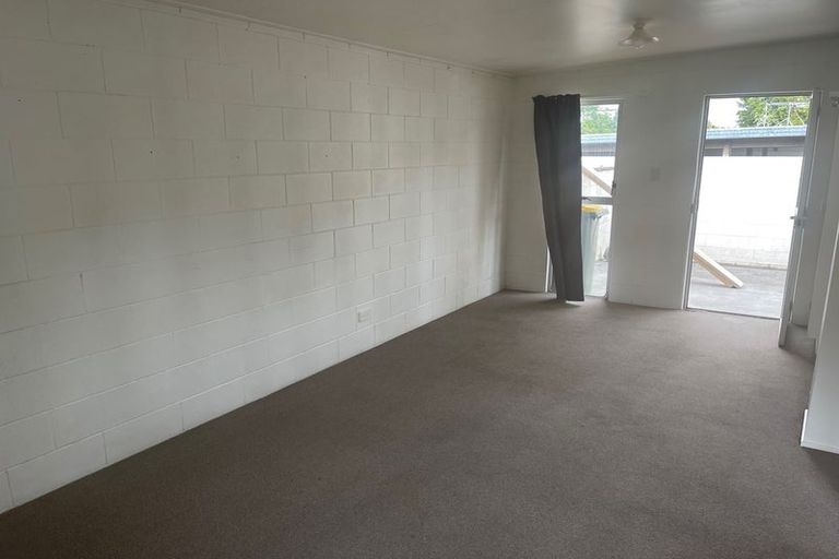 Photo of property in 2/21a Landscape Road, Papatoetoe, Auckland, 2025