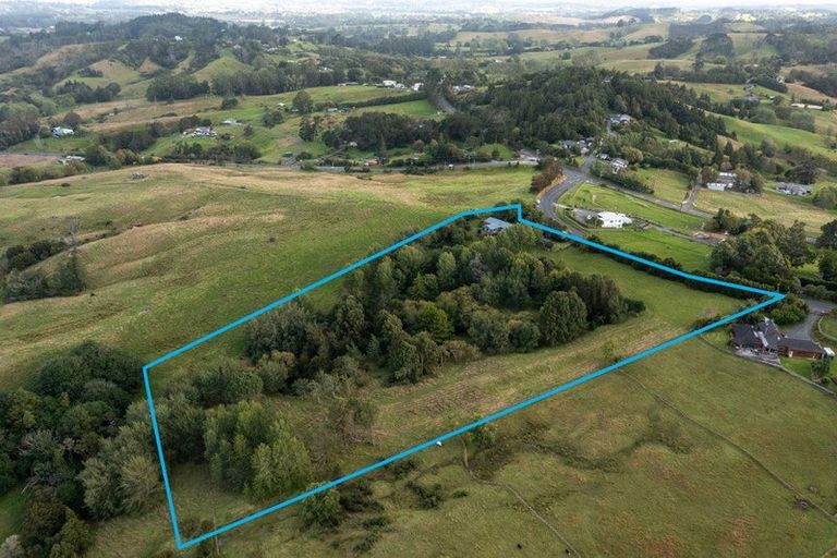 Photo of property in 12 Whitehills Road, Waitoki, Silverdale, 0994