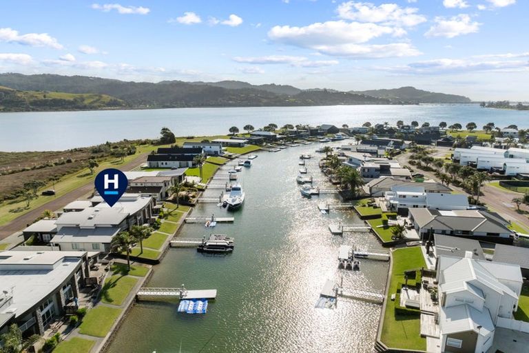 Photo of property in 162a Waterways Parade, Pauanui, Hikuai, 3579