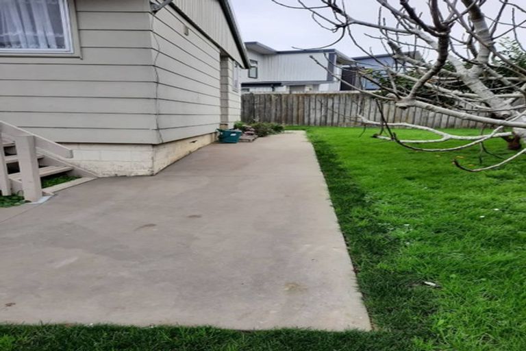 Photo of property in 184/84a Greenslade Crescent, Northcote, Auckland, 0627