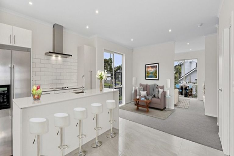 Photo of property in 97 Granville Drive, Massey, Auckland, 0614