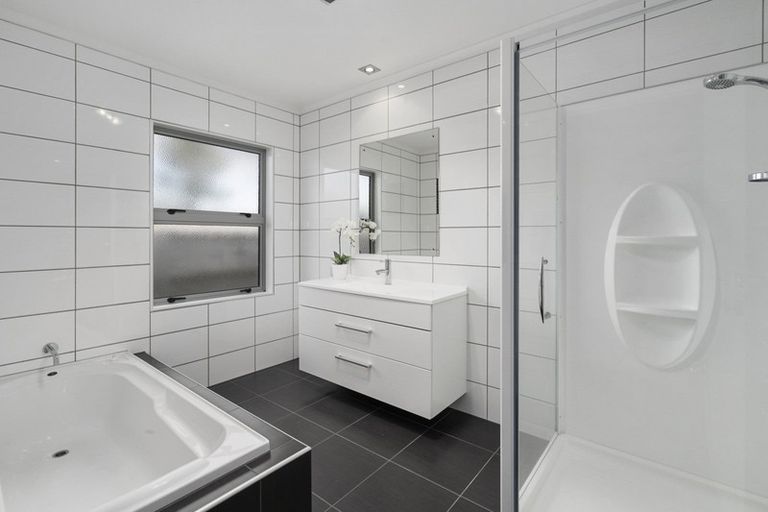 Photo of property in 7 Galea Grove, Kelvin Grove, Palmerston North, 4414